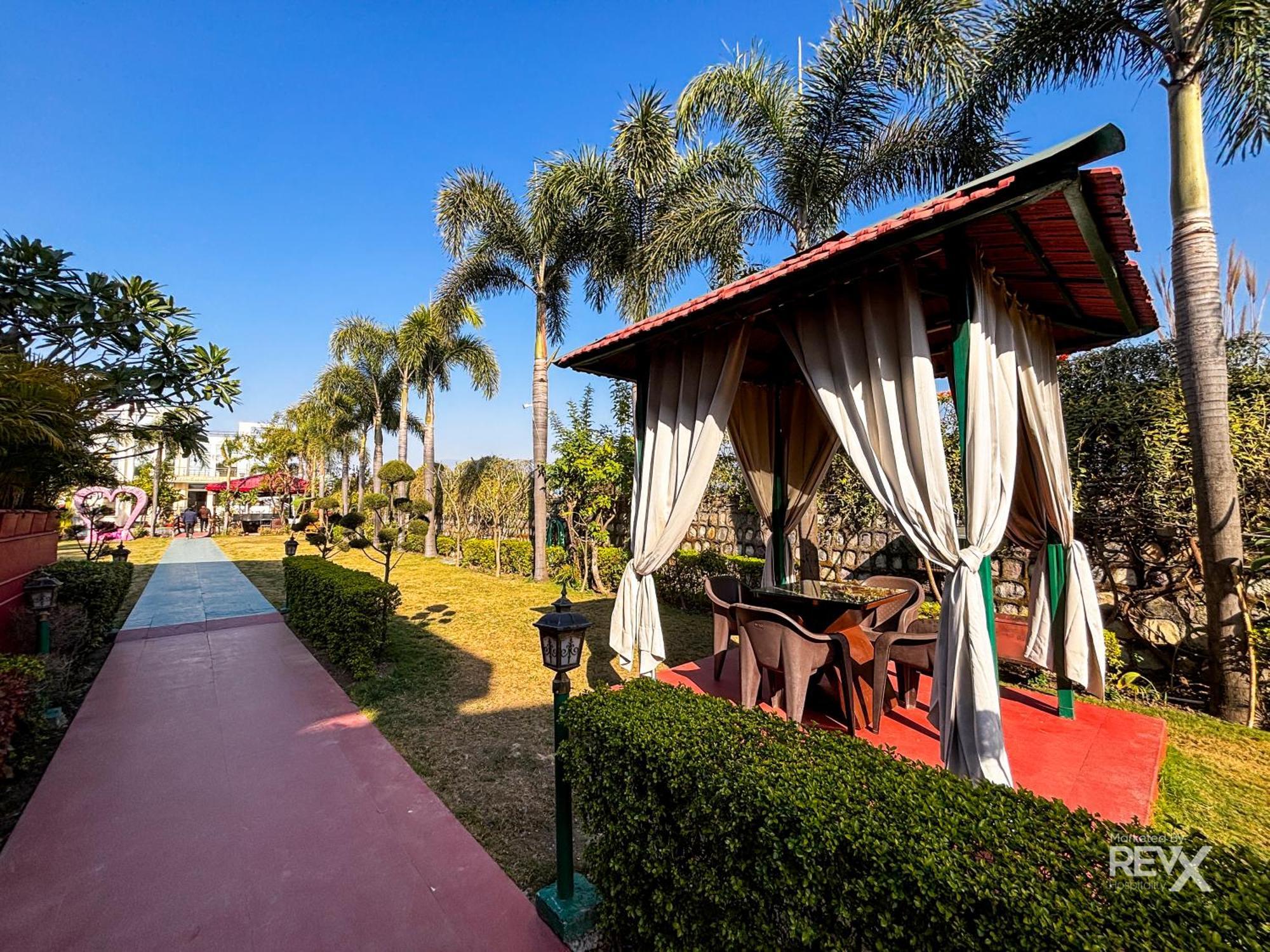 The Neeraj River Forest Resort Ayurvedic Wellness Center ริชิเคช ภายนอก รูปภาพ