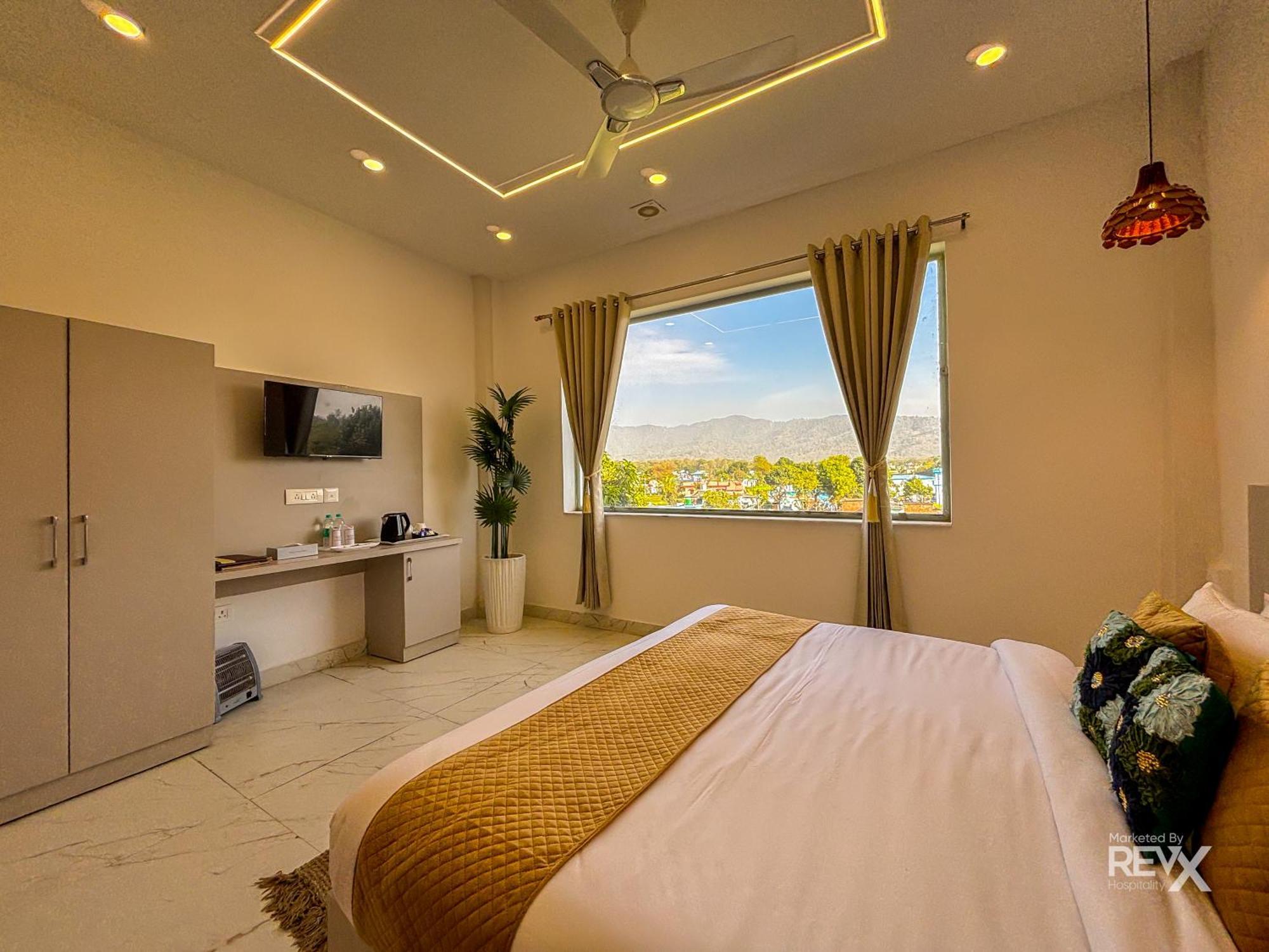 The Neeraj River Forest Resort Ayurvedic Wellness Center ริชิเคช ภายนอก รูปภาพ