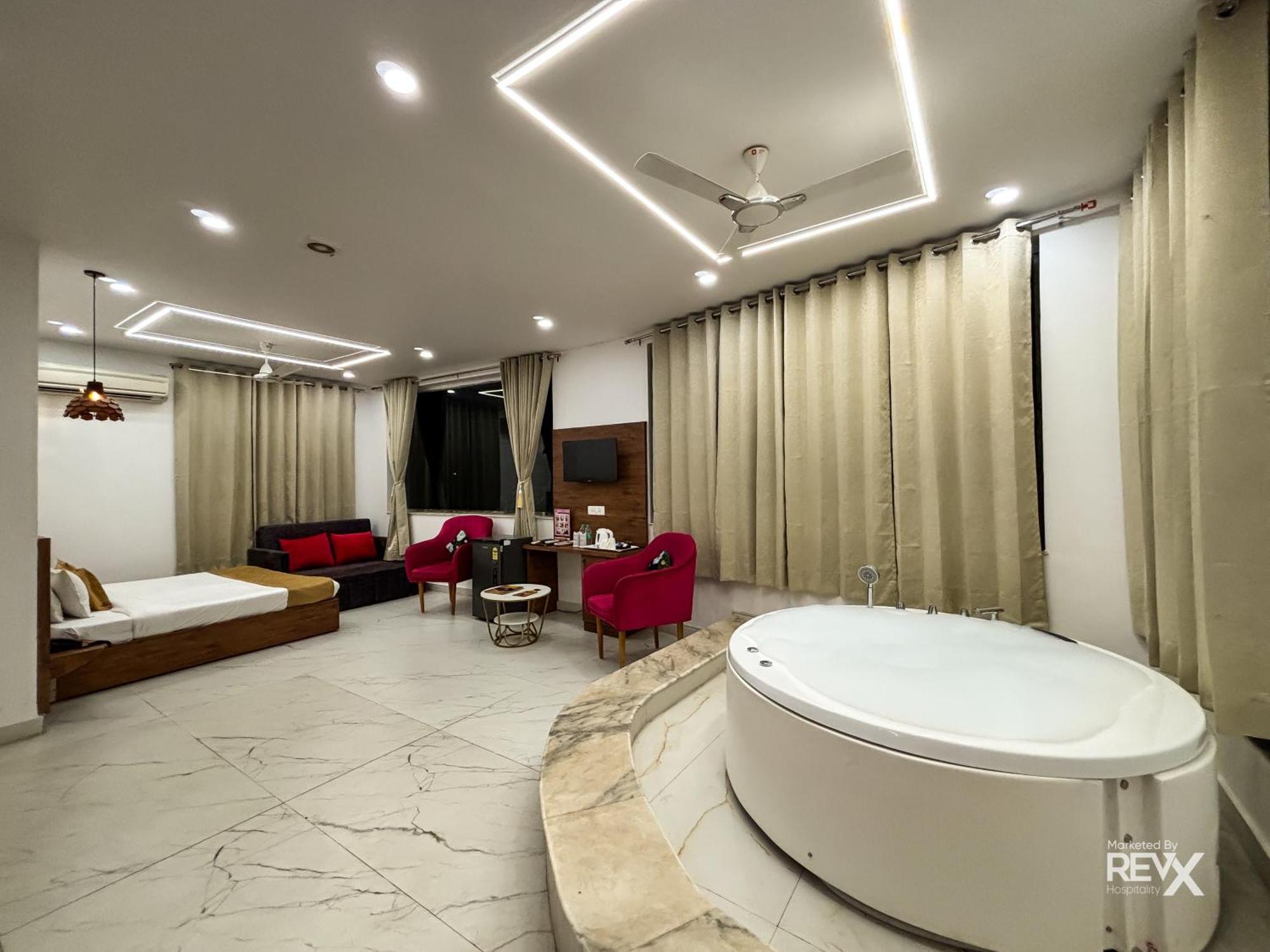 The Neeraj River Forest Resort Ayurvedic Wellness Center ริชิเคช ภายนอก รูปภาพ