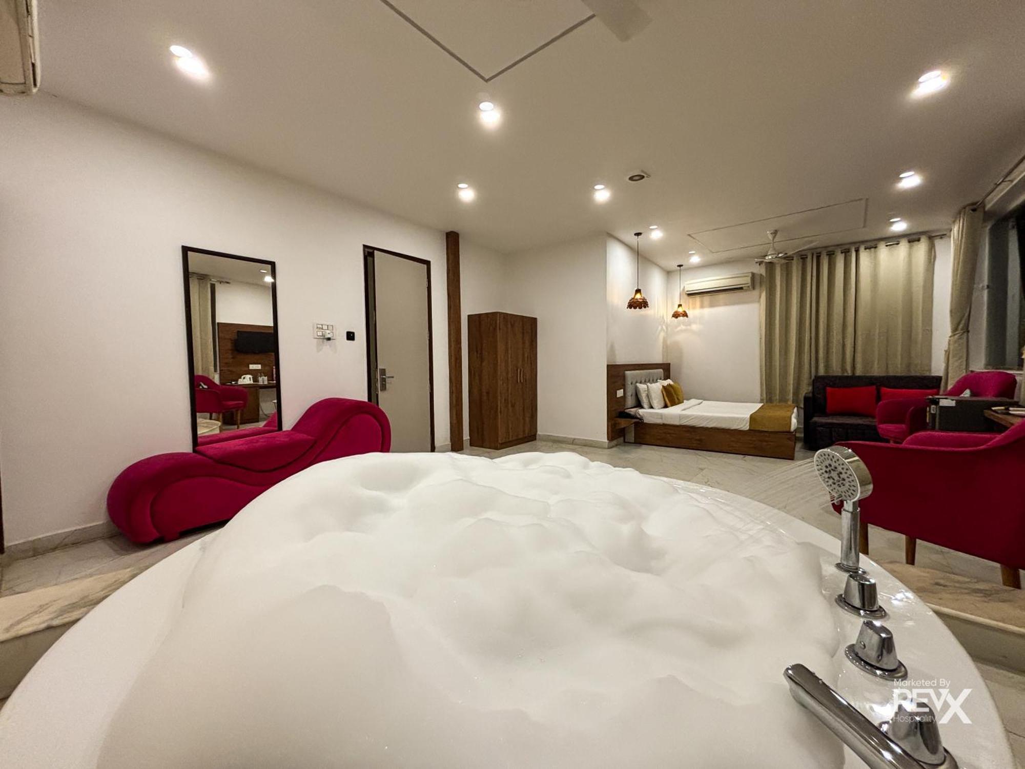 The Neeraj River Forest Resort Ayurvedic Wellness Center ริชิเคช ภายนอก รูปภาพ