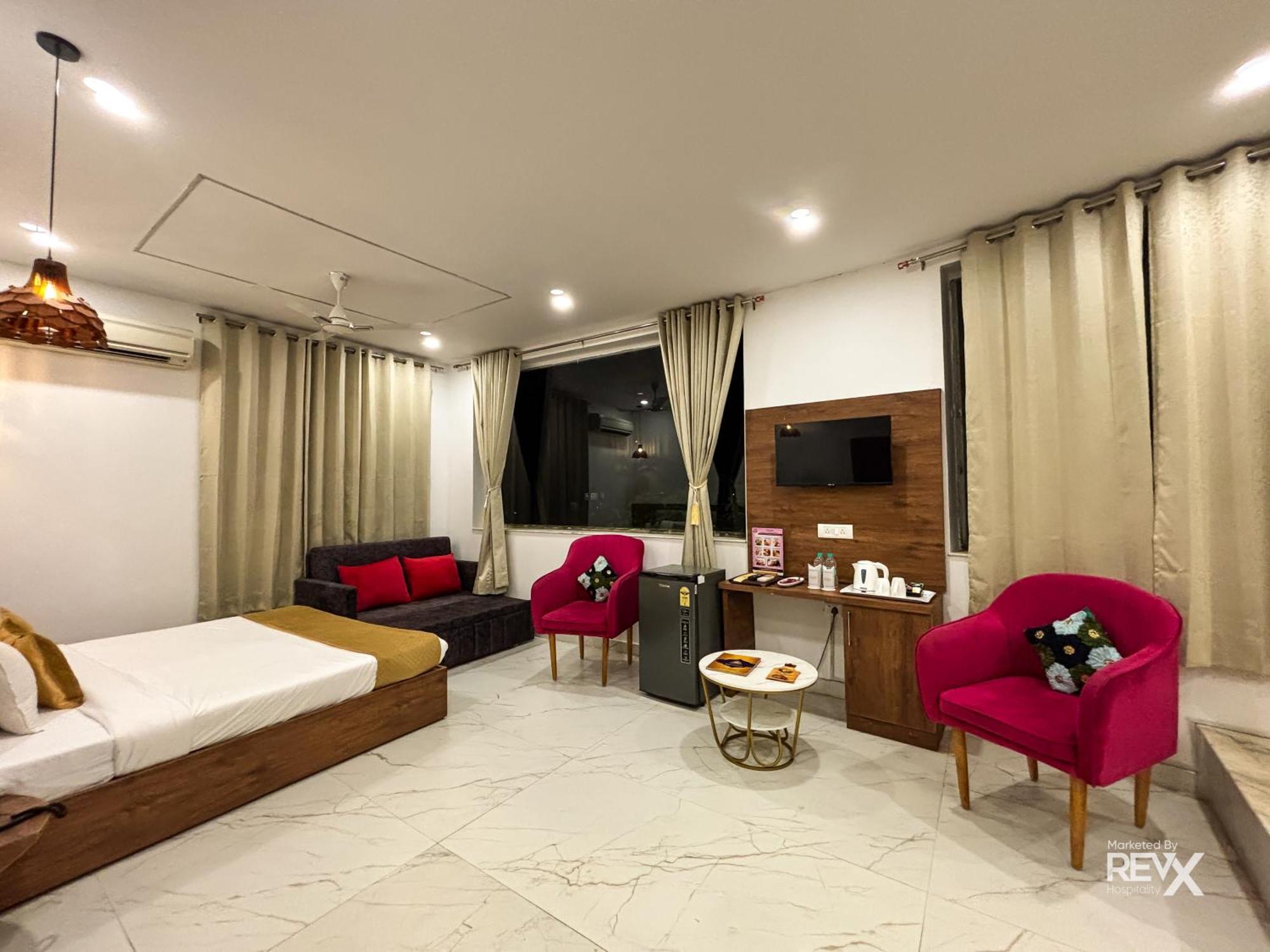The Neeraj River Forest Resort Ayurvedic Wellness Center ริชิเคช ภายนอก รูปภาพ